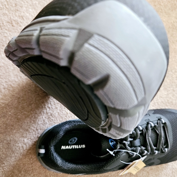 NAUTILUS  Mens Work Shoes [NWT] - Picture 2 of 8
